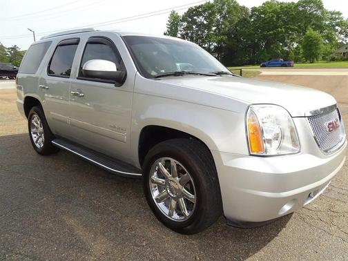 Quicksilver Metallic 2013 GMC Yukon Denali