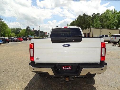 White 2022 Ford F-250 Lariat