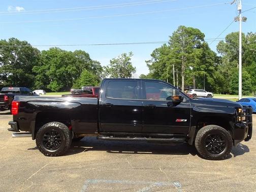 Black 2018 Chevrolet Silverado 2500 LTZ
