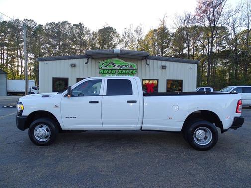 2022 RAM 3500 Tradesman Crew Cab 4x4 8' Box