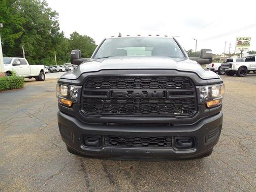 2024 RAM 3500 Tradesman Crew Cab 4x4 8' Box