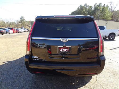 2018 Cadillac Escalade Luxury