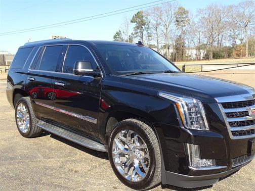 2018 Cadillac Escalade Luxury