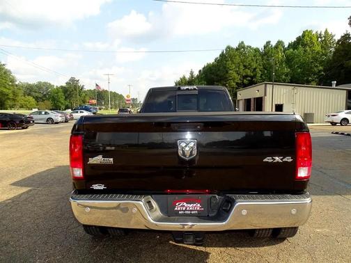 2017 RAM 3500 Big Horn Crew Cab 4x4 8' Box