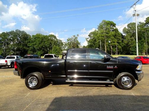 2017 RAM 3500 Big Horn Crew Cab 4x4 8' Box