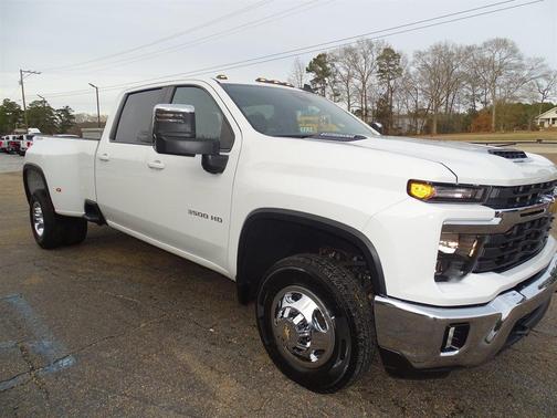 2024 Chevrolet Silverado 3500 LT