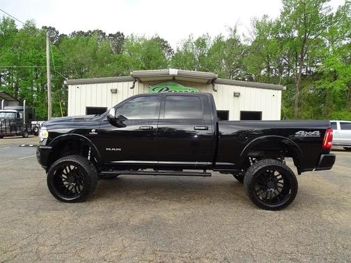 2022 RAM 2500 Laramie Crew Cab 4x4 6'4' Box