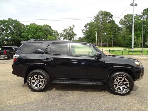 Midnight Black Metallic 2024 Toyota 4Runner TRD Off Road