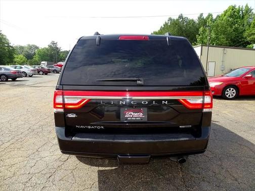 2015 Lincoln Navigator Base