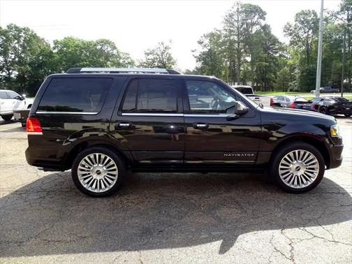 2015 Lincoln Navigator Base