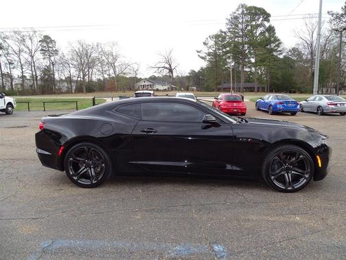 2021 Chevrolet Camaro RWD Coupe LT1