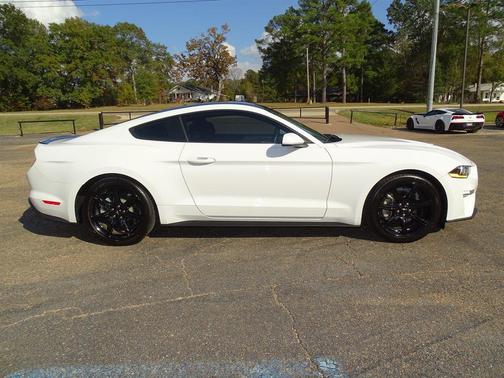 2020 Ford Mustang EcoBoost