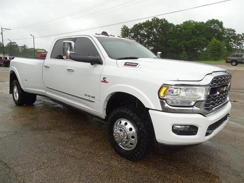 Bright White Clearcoat 2021 RAM 3500 Limited Crew Cab 4x4 8' Box