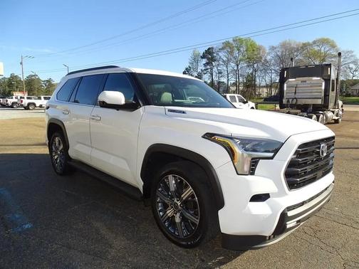 2025 Toyota Sequoia SR5