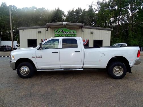 2018 RAM 3500 Tradesman Crew Cab 4x4 8' Box