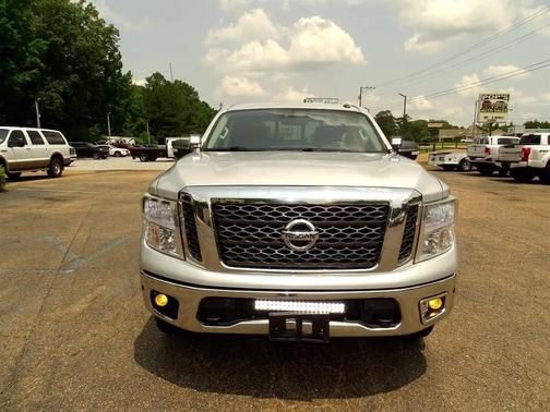 2018 Nissan Titan SV