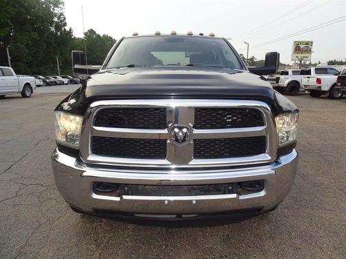 2017 RAM 3500 Tradesman Crew Cab 4x4 8' Box