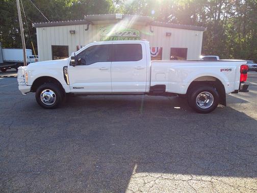 2023 Ford F-350 Lariat