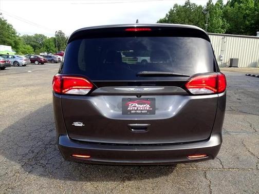 2020 Chrysler Voyager LXI
