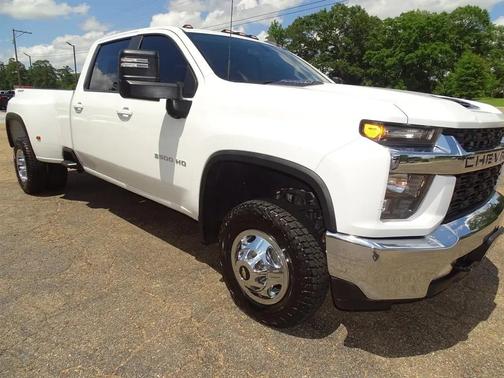 Summit White 2022 Chevrolet Silverado 3500 LT