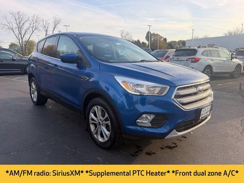Lightning Blue Metallic 2017 Ford Escape SE