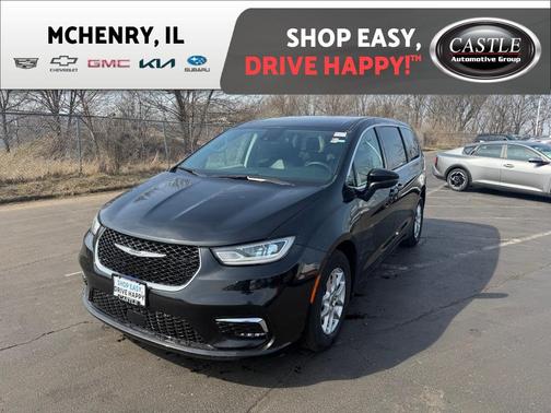 Brilliant Black Crystal Pearlcoat 2023 Chrysler Pacifica Touring L