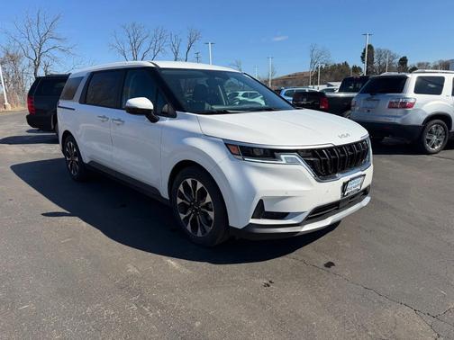 2023 Kia Carnival EX