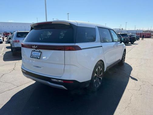 2023 Kia Carnival EX