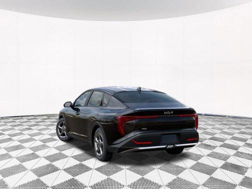 Aurora Black 2026 Kia K4 LXS