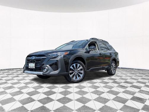 Crystal Black Silica 2025 Subaru Outback Limited