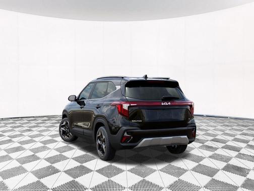 Fusion Black 2026 Kia Seltos EX