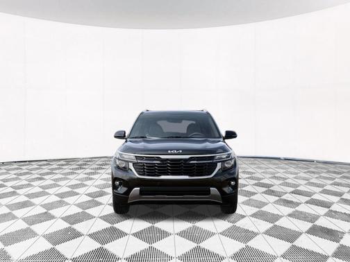 Fusion Black 2026 Kia Seltos EX