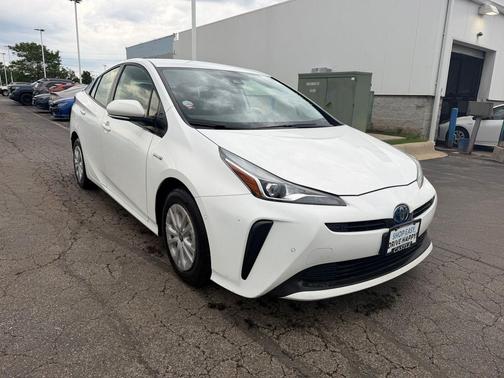 White 2022 Toyota Prius LE