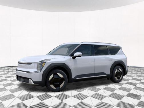 Glacial White Pearl 2026 Kia EV9 Wind