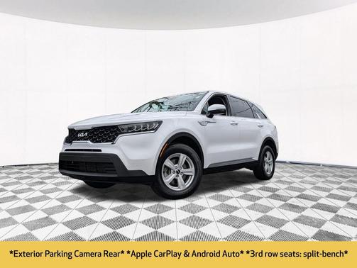 Glacial White Pearl 2023 Kia Sorento LX