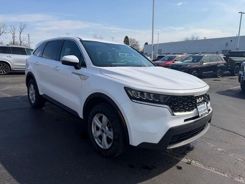 Glacial White Pearl 2023 Kia Sorento LX