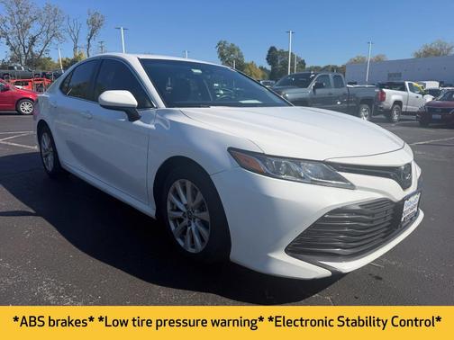Super White 2018 Toyota Camry LE