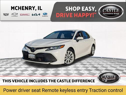 Super White 2018 Toyota Camry LE