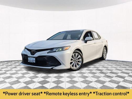 Super White 2018 Toyota Camry LE