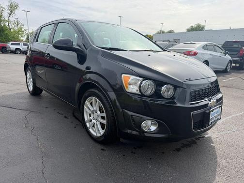 Mosaic Black Metallic 2016 Chevrolet Sonic LT