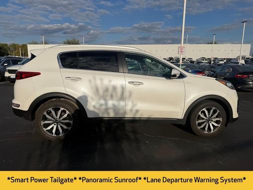 Snow White Pearl 2017 Kia Sportage EX