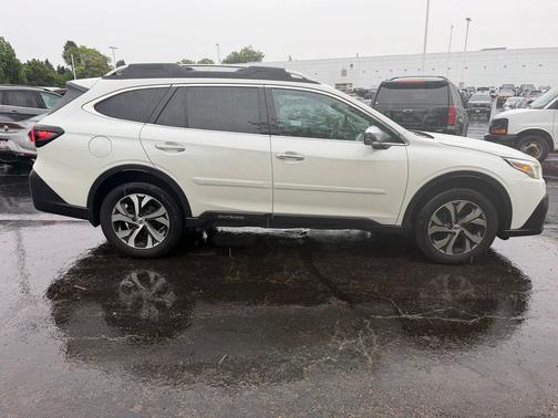 Crystal White Pearl 2020 Subaru Outback Touring