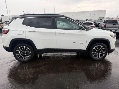 Bright White Clearcoat 2023 Jeep Compass Limited