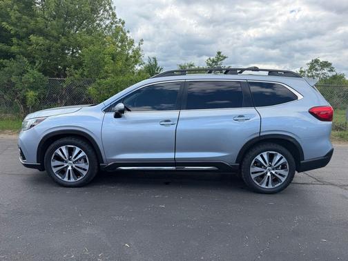 Ice Silver Metallic 2019 Subaru Ascent Limited 7-Passenger