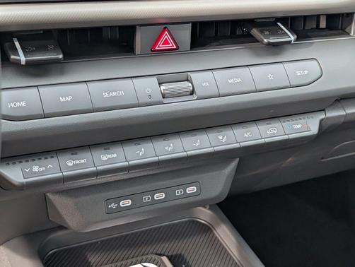 Snow White Pearl 2027 Kia Seltos S
