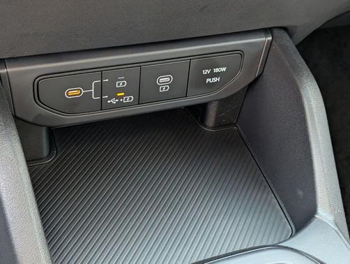 Aurora Black Pearl 2026 Kia K4 LXS