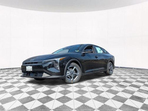 Aurora Black Pearl 2026 Kia K4 LXS