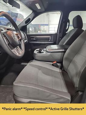 2024 RAM 1500 Classic Warlock Crew Cab 4x4 5'7' Box