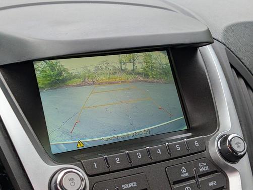 Silver Ice Metallic 2017 Chevrolet Equinox LS