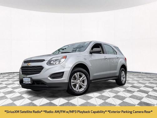 Silver Ice Metallic 2017 Chevrolet Equinox LS